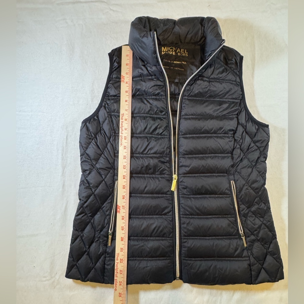 Michael Kors Packable Women's Black Down Fill Quilted Puffer Vest - Picture 5 of 10